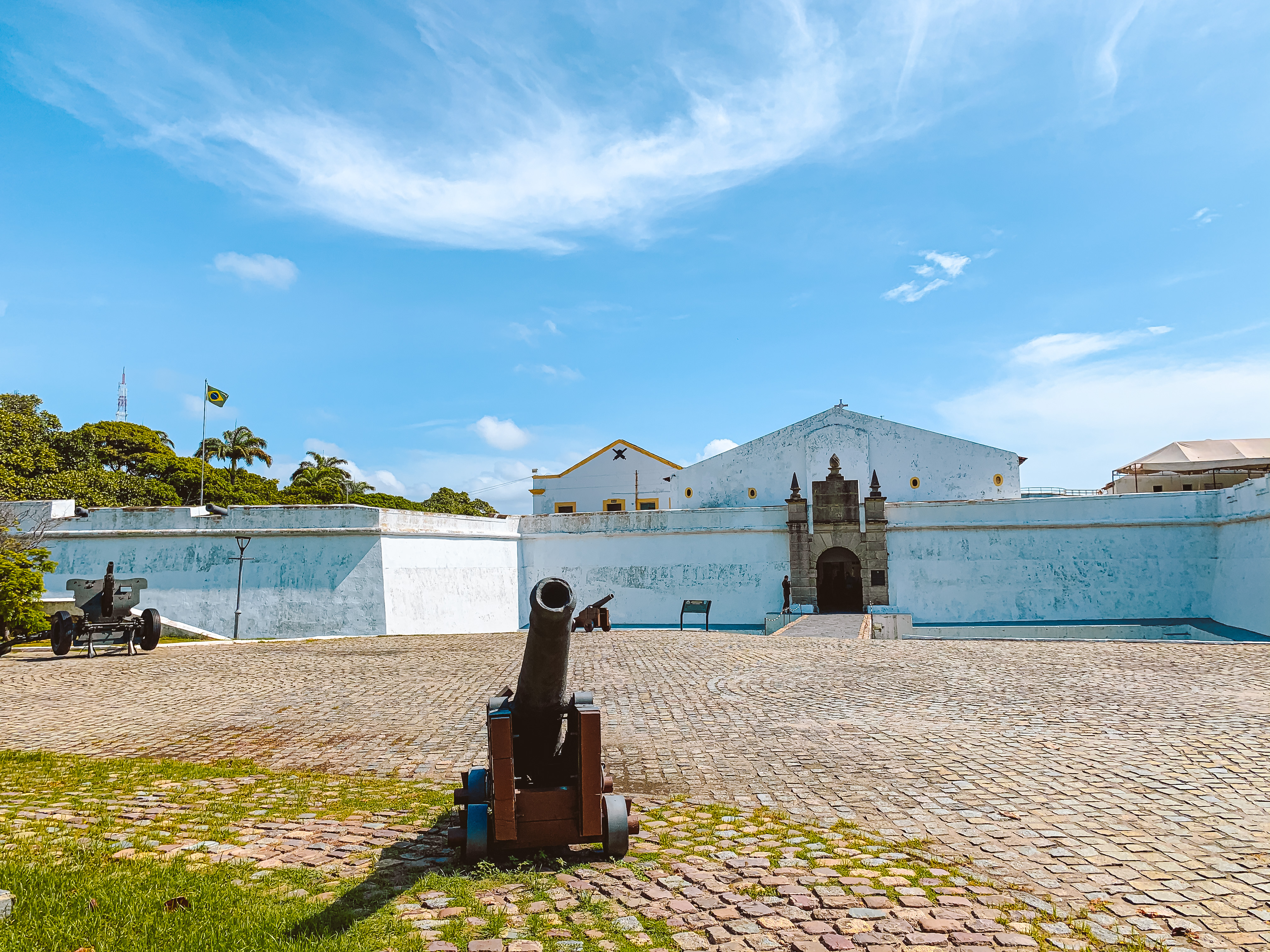 Domingo (19), o passeio a pé traz o roteiro Relógios do Recife enquanto o tour de bike fará o Circuito das Pontes. Quarta-feira (22), a opção a pé irá visitar o Museu do Forte do Brum. (Dondinho/Seturl-Recife
) Domingo (19), o passeio a pé traz o roteiro Relógios do Recife enquanto o tour de bike fará o Circuito das Pontes. Quarta-feira (22), a opção a pé irá visitar o Museu do Forte do Brum. (Dondinho/Seturl-Recife
)