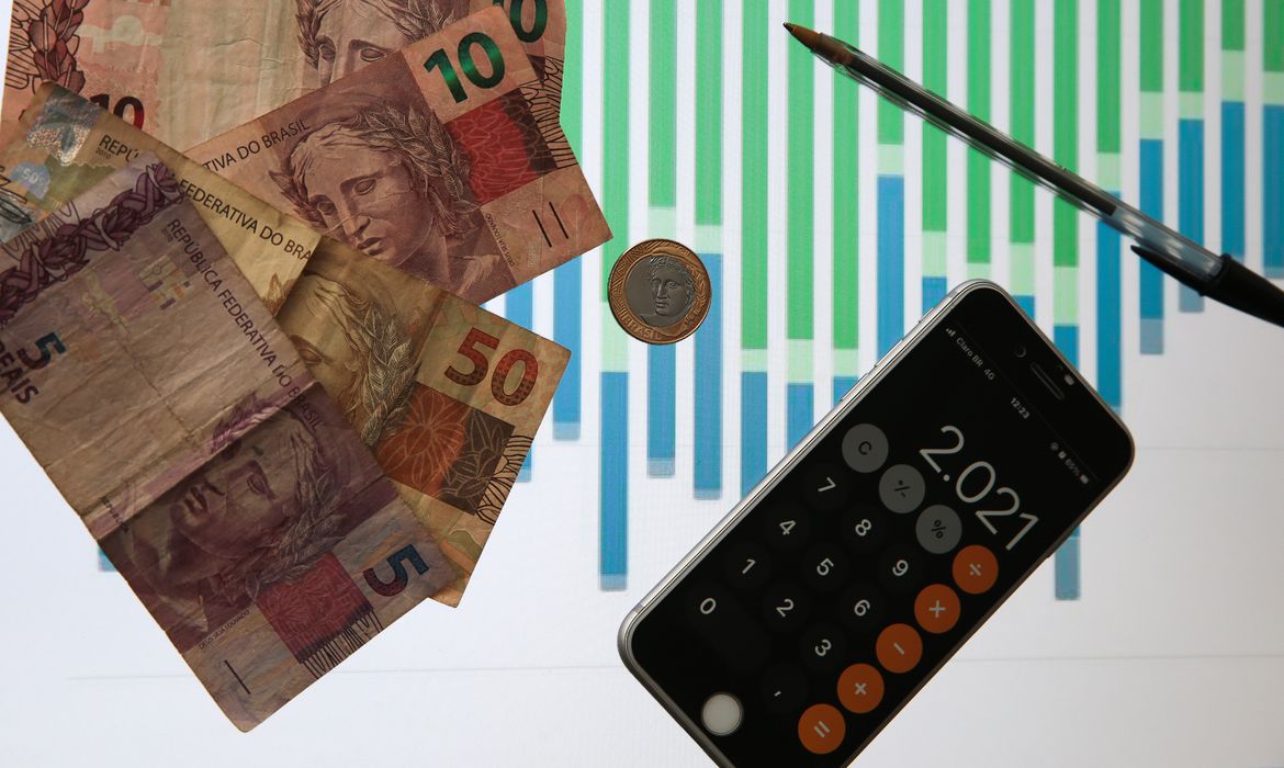 (Títulos mais procurados foram os vinculados à inflação. Foto: Marcelo Casal Jr/Agência Brasil) (Títulos mais procurados foram os vinculados à inflação. Foto: Marcelo Casal Jr/Agência Brasil)