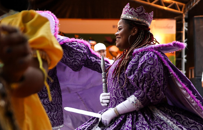 Maracatu Leo Coroado no Carnaval na Casa da Cultura, em 2019
 (Foto: Fernando Figueroa/Secult PE-Fundarpe)