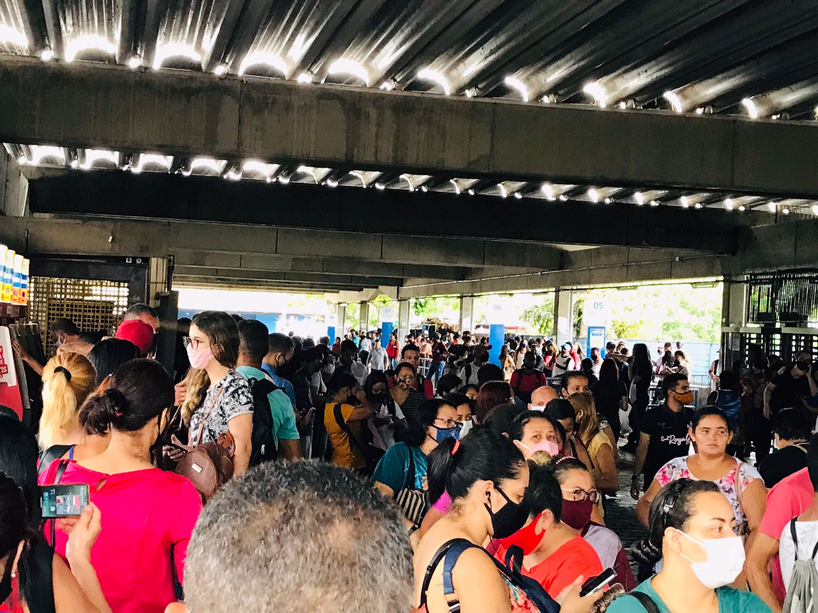 Segundo CBTU, ficaram sem funcionar as estações Jaboatão, Engenho Velho, Floriano e Cavaleiro. O Grande Recife colocou uma linha especial para minimizar transtornos.
(Divulgação) Segundo CBTU, ficaram sem funcionar as estações Jaboatão, Engenho Velho, Floriano e Cavaleiro. O Grande Recife colocou uma linha especial para minimizar transtornos.
(Divulgação)