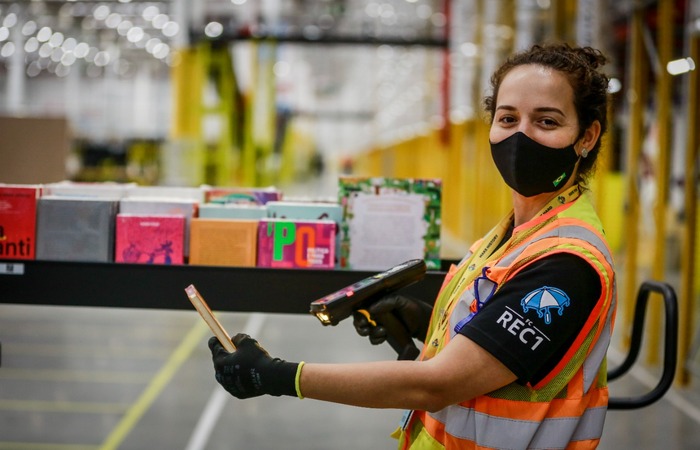 O décimo primeiro centro da empresa no Brasil empregará cerca de 860 pessoas, direta e indiretamente
 (Foto: Amazon/Divulgação)