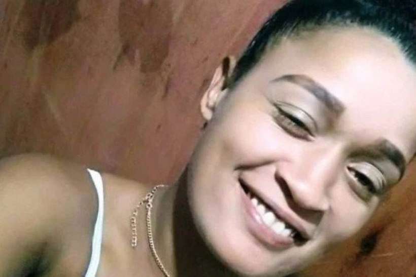 (Joice chegou a pedir para o marido buscá-la no ponto de ônibus, mas não atendia mais o celular 20 minutos depois de ter mandado a última mensagem. Foto: Facebook/Reprodução) (Joice chegou a pedir para o marido buscá-la no ponto de ônibus, mas não atendia mais o celular 20 minutos depois de ter mandado a última mensagem. Foto: Facebook/Reprodução)