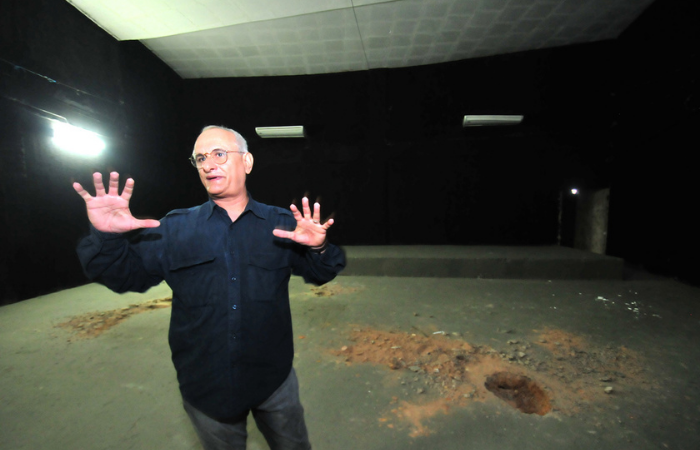 O professor Paulo Cunha no primeiro dia da obra, em 17 de julho de 2014 (Foto: Acervo Pessoal)