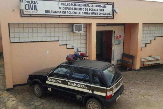 Crime ocorreu em José Raydan, no Leste; mulher teve corte profundo nas mãos ao tentar se proteger da agressão
(Foto: PCMG/Divulgação) Crime ocorreu em José Raydan, no Leste; mulher teve corte profundo nas mãos ao tentar se proteger da agressão
(Foto: PCMG/Divulgação)