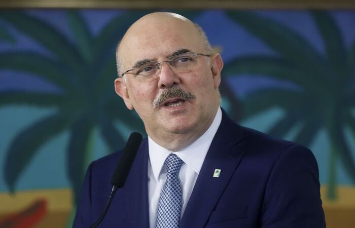 Além do ministro Milton Ribeiro, Frente Parlamentar de Educação da Câmara quer convocar também o presidente do Inep, Danilo Dupas. A duas semanas das provas, servidores do Inep pediram exoneração, alegando que as decisões não são tomadas com base em critérios técnicos (Isaac Nóbrega/PR/Divulgação) Além do ministro Milton Ribeiro, Frente Parlamentar de Educação da Câmara quer convocar também o presidente do Inep, Danilo Dupas. A duas semanas das provas, servidores do Inep pediram exoneração, alegando que as decisões não são tomadas com base em critérios técnicos (Isaac Nóbrega/PR/Divulgação)