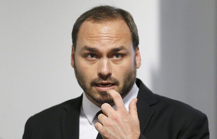 A associação de Bolsonaro com o partido de Costa Neto é vista como um golpe à bandeira anticorrupção defendida pelo chefe do Executivo (Reprodução/Divulgação) A associação de Bolsonaro com o partido de Costa Neto é vista como um golpe à bandeira anticorrupção defendida pelo chefe do Executivo (Reprodução/Divulgação)