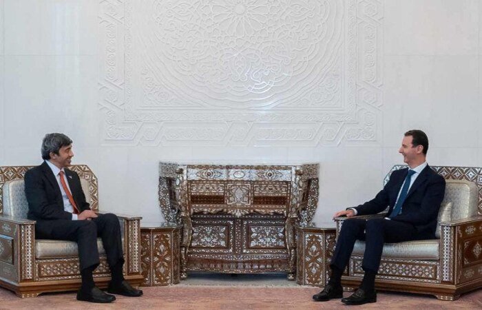 O ministro das Relações Exteriores dos Emirados Árabes Unidos, Abdallah ben Zayed Al-Nahyan, se reuniu com o presidente sírio Bashar al-Assad em Damasco
(Foto: AFP) O ministro das Relações Exteriores dos Emirados Árabes Unidos, Abdallah ben Zayed Al-Nahyan, se reuniu com o presidente sírio Bashar al-Assad em Damasco
(Foto: AFP)