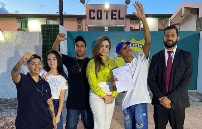MC Kevin é o de boné azul (Foto: Reprodução/Instagram) MC Kevin é o de boné azul (Foto: Reprodução/Instagram)