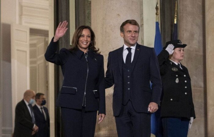 O presidente da França, Emmanuel Macron, e a vice-presidente dos Estados Unidos, Kamala Harris, destacaram que a cooperação entre os seus países é "crucial"
(Foto: AFP) O presidente da França, Emmanuel Macron, e a vice-presidente dos Estados Unidos, Kamala Harris, destacaram que a cooperação entre os seus países é "crucial"
(Foto: AFP)