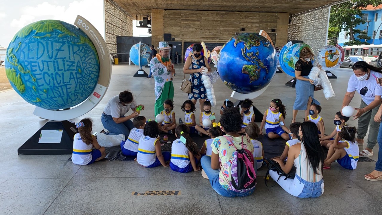 Exibio desperta o pensamento a respeito da urgncia da pauta da sustentabilidade do planeta com alunos da Rede Municipal de Ensino do Recife. (Foto: Paulo Melo)