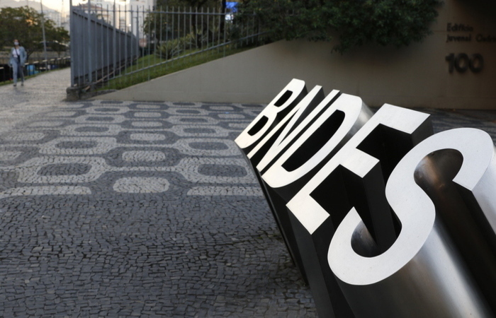 No terceiro trimestre o lucro foi de R,3 bilhões
(Foto: Fernando Frazão/Agência Brasil) No terceiro trimestre o lucro foi de R,3 bilhões
(Foto: Fernando Frazão/Agência Brasil)