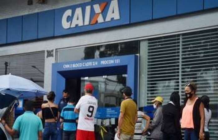 O medo de ficar sem auxílio financeiro do governo tem causado angústia em diversas famílias (Ed Alves/CB/D.A Press) O medo de ficar sem auxílio financeiro do governo tem causado angústia em diversas famílias (Ed Alves/CB/D.A Press)