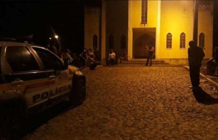 Em menos de uma semana, dois assaltos registrados em fazendas na região de Itaúna assustaram moradores pela forma como aconteceram. Polícia busca pistas (Hélem Lara/Esp. EM) Em menos de uma semana, dois assaltos registrados em fazendas na região de Itaúna assustaram moradores pela forma como aconteceram. Polícia busca pistas (Hélem Lara/Esp. EM)