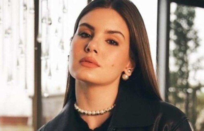 Camila Queiroz afirma que Globo não a demitiu e diz que divergências com desfecho da personagem veio por emissora não cumprir o que prometeu (Foto: Instagram/Reprodução) Camila Queiroz afirma que Globo não a demitiu e diz que divergências com desfecho da personagem veio por emissora não cumprir o que prometeu (Foto: Instagram/Reprodução)