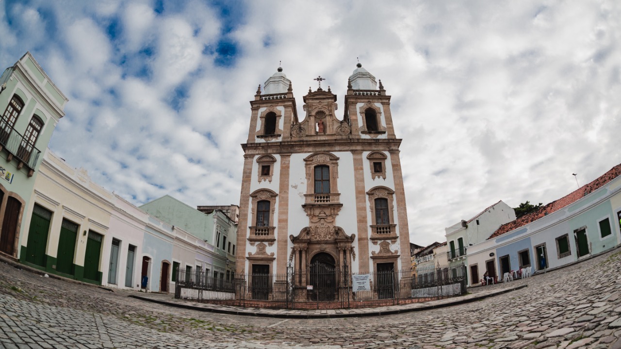 Opções de roteiros são ofertadas para turistas e recifenses dentro do projeto Olha! Recife, realizado pela Secretaria de Turismo e Lazer
(Dondinho/Seturl-Recife) Opções de roteiros são ofertadas para turistas e recifenses dentro do projeto Olha! Recife, realizado pela Secretaria de Turismo e Lazer
(Dondinho/Seturl-Recife)