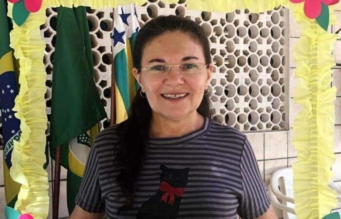 Núbia Rocha trabalhou em sala de aula o tema da redação com alunos do 3º ano do ensino médio (Foto: Arquivo pessoal) Núbia Rocha trabalhou em sala de aula o tema da redação com alunos do 3º ano do ensino médio (Foto: Arquivo pessoal)