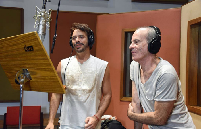 Para dar conta do clssico hino de protesto 'Brasil', Almrio contou com o dueto de Ney Matogrosso (Foto: Biscoito Fino/Divulgao)