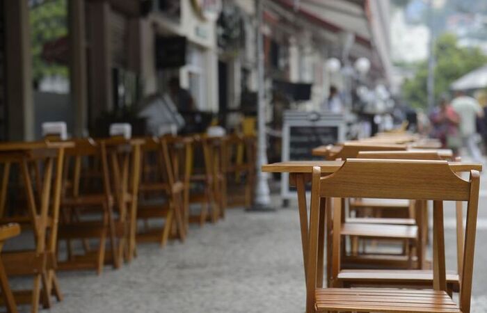Bares e restaurantes podero aumentar a capacidade das mesas para at 50 pessoas (Tomaz Silva/Agncia Brasil)