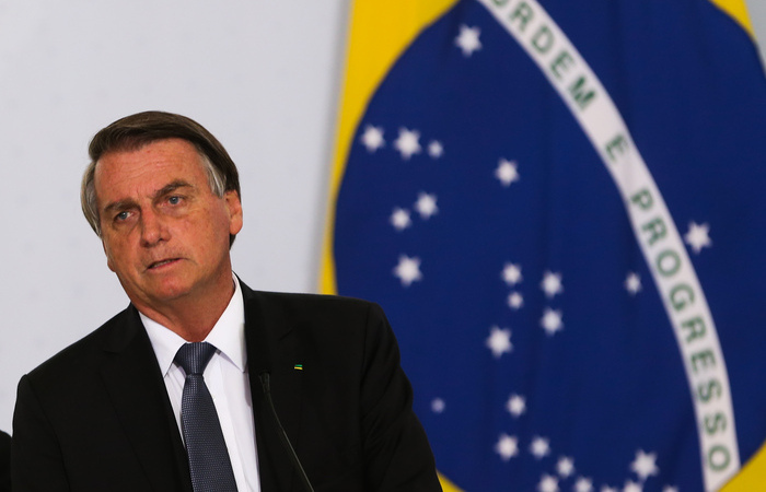 Bolsonaro propagou fake news em live de outubro
(Foto: Valter Campanato/Agência Brasil
) Bolsonaro propagou fake news em live de outubro
(Foto: Valter Campanato/Agência Brasil
)
