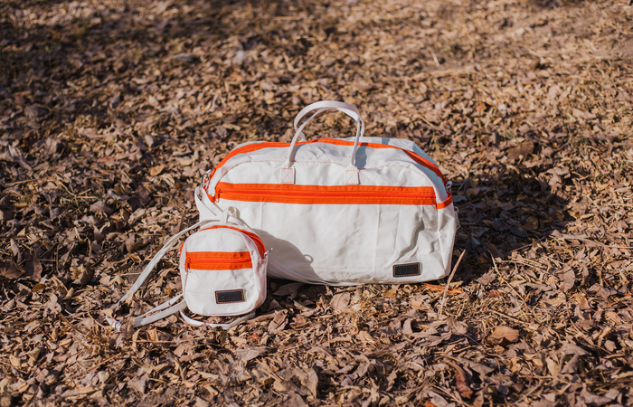 Produtos são produzidos utilizando couro, borrachas, cintos de segurança e até airbags como matérias-primas. (Foto: Stellantis/Divulgação) Produtos são produzidos utilizando couro, borrachas, cintos de segurança e até airbags como matérias-primas. (Foto: Stellantis/Divulgação)