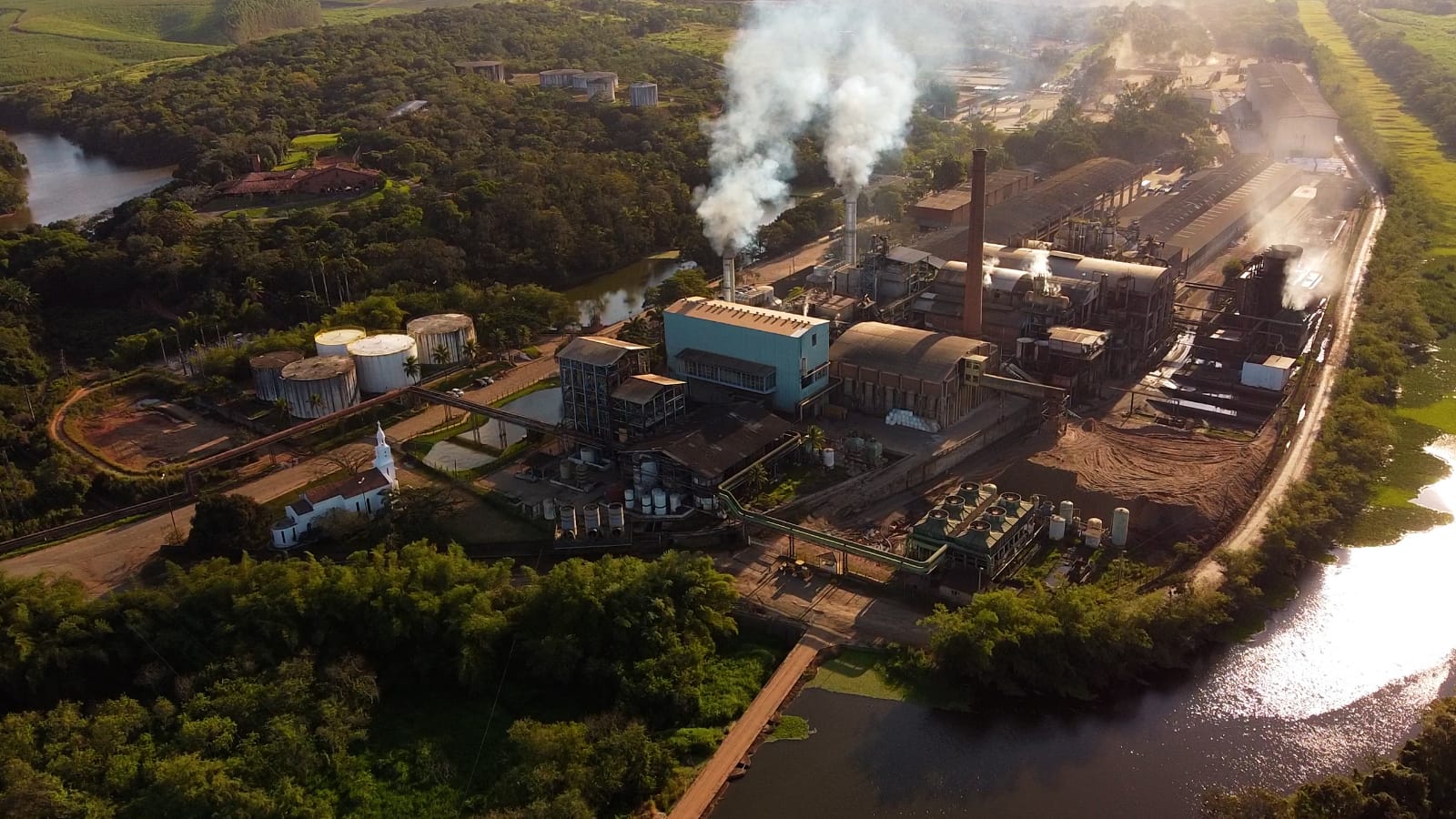  (Mais antiga usina de cana do mundo, tem açúcar e etanol como carros-chefe. Foto: Divulgação)