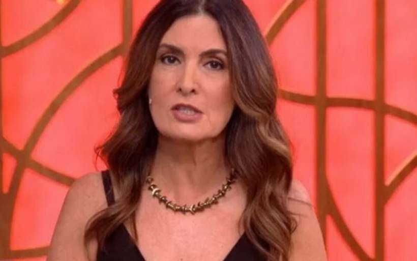 (As imagens insinuavam que Fátima discutia o cancelamento do Natal por conta das 'saidinhas' temporárias de detentos no fim do ano. Foto: Reprodução/TV Globo
) (As imagens insinuavam que Fátima discutia o cancelamento do Natal por conta das 'saidinhas' temporárias de detentos no fim do ano. Foto: Reprodução/TV Globo
)