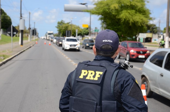 Vias que levam ao Litoral Norte e Sul devem apresentar um tráfego mais intenso na ida e na volta do feriado. ( PRF/Divulgação) Vias que levam ao Litoral Norte e Sul devem apresentar um tráfego mais intenso na ida e na volta do feriado. ( PRF/Divulgação)