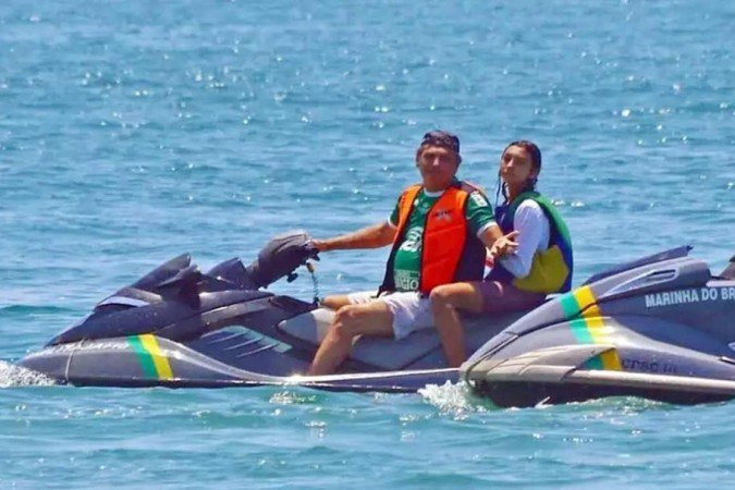 (Presidente tirou férias e está em Santa Catarina com a família e disse que não pretende retornar antes do previsto. Foto: Reprodução/Rede Sociais) (Presidente tirou férias e está em Santa Catarina com a família e disse que não pretende retornar antes do previsto. Foto: Reprodução/Rede Sociais)