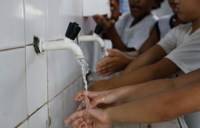 Expectativa é de que a Compesa alcance os primeiros índices de universalização em Pernambuco nos próximos cinco anos (Fernando Frazão/Agência Brasil) Expectativa é de que a Compesa alcance os primeiros índices de universalização em Pernambuco nos próximos cinco anos (Fernando Frazão/Agência Brasil)