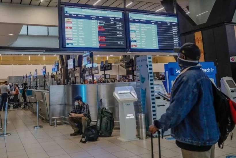 (Vários países proibiram voos vindos da África do Sul, onde número de casos por ômicron disparou. Foto: Phill Magakoe/AFP) (Vários países proibiram voos vindos da África do Sul, onde número de casos por ômicron disparou. Foto: Phill Magakoe/AFP)