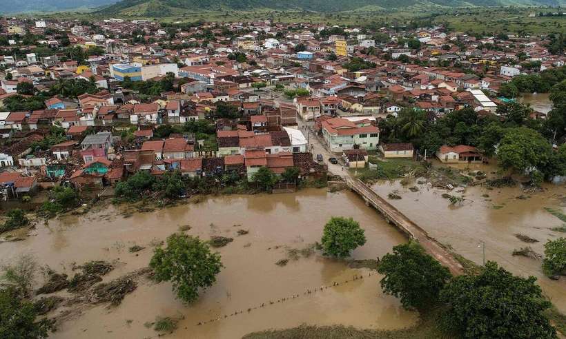 (Bahia sofre com chuvas; governador quer ajuda vinda de todas as partes do mundo; na foto, a cidade de Itambé. Foto: RICARDO DUTRA / AFP) (Bahia sofre com chuvas; governador quer ajuda vinda de todas as partes do mundo; na foto, a cidade de Itambé. Foto: RICARDO DUTRA / AFP)