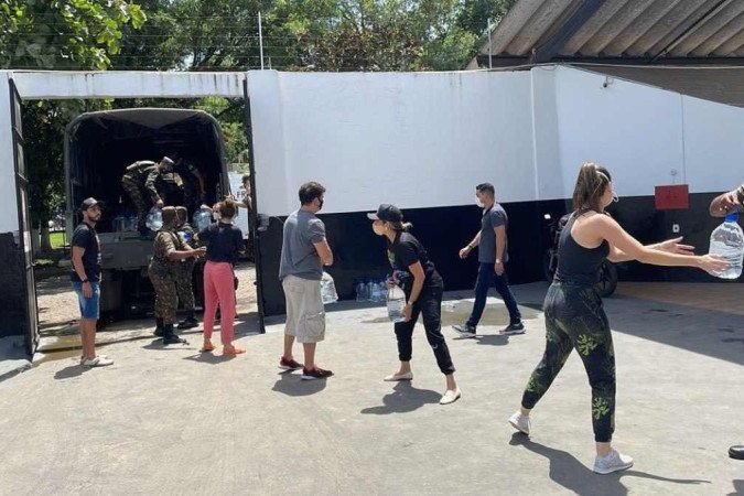 (Segundo o Ministério da Defesa, a ação presta assistência às comunidades atingidas desde o início das enchentes e é feita em conjunto com as Forças Armadas e a Força-Tarefa do Governo Federal. Foto: Divulgação/Ministério da Defesa) (Segundo o Ministério da Defesa, a ação presta assistência às comunidades atingidas desde o início das enchentes e é feita em conjunto com as Forças Armadas e a Força-Tarefa do Governo Federal. Foto: Divulgação/Ministério da Defesa)