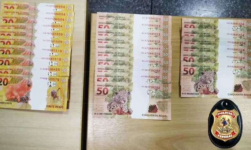 (Em ambas as prisões, o dinheiro falso foi remetido através dos Correios. Foto: PF/Divulgação)