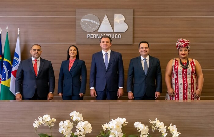 (Diretoria vai comandar a entidade no triênio 2022-2024. Foto: OAB-PE/DIVULGAÇÃO) (Diretoria vai comandar a entidade no triênio 2022-2024. Foto: OAB-PE/DIVULGAÇÃO)