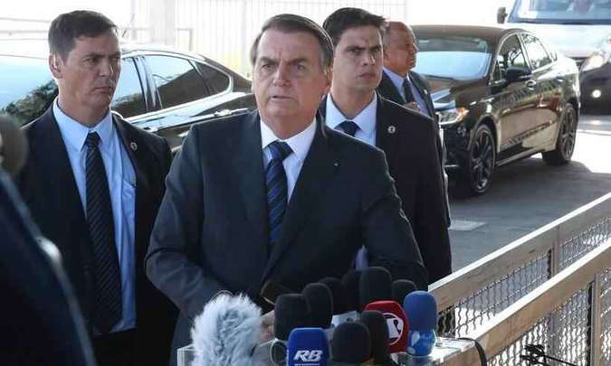Bolsonaro fala a apoiadores no Palácio da Alvorada (Foto: Redes Sociais/Reprodução)