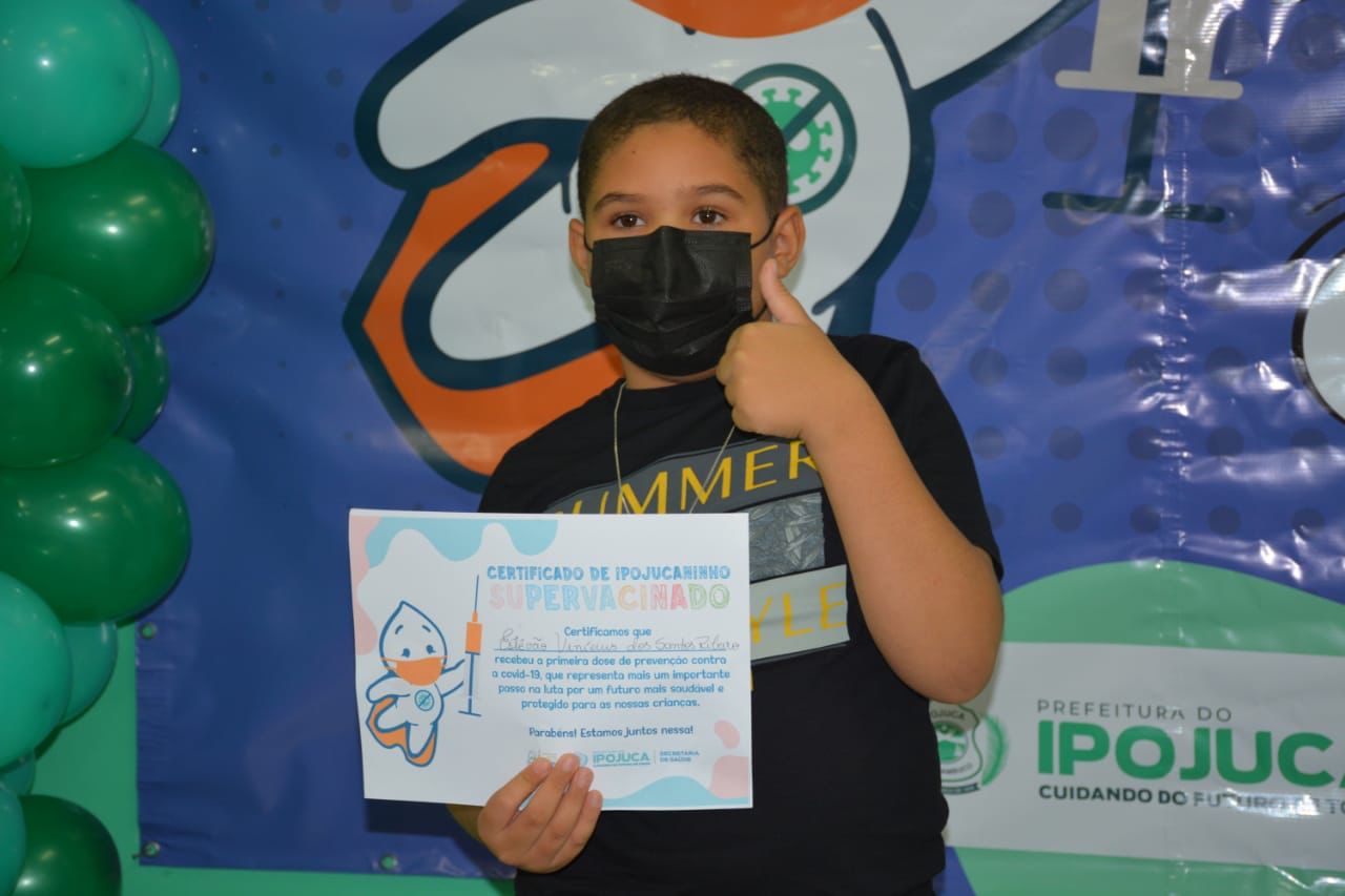 Estêvão é a primeira criança da cidade vacinada. O garoto tem 8 anos. (Marly Ribeiro) Estêvão é a primeira criança da cidade vacinada. O garoto tem 8 anos. (Marly Ribeiro)