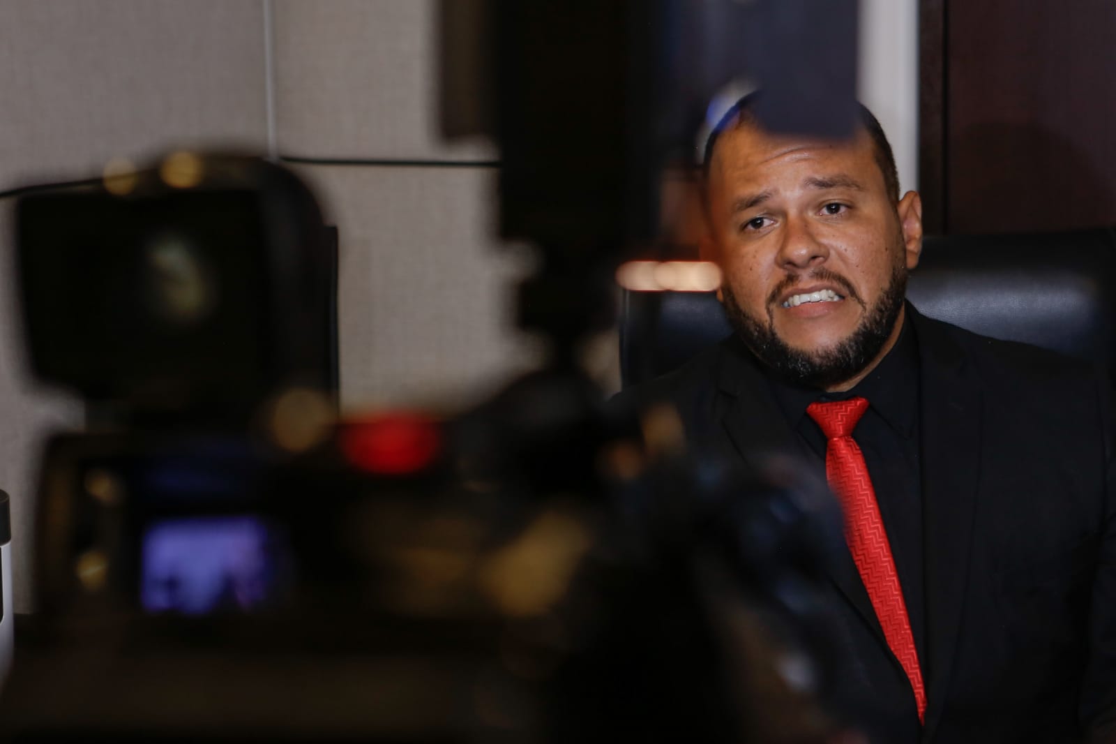 Após confessar o crime, acusado recua e diz que foi forçado a confessar. Novo advogado de defesa afirma que Marcelo da Silva é inocente.
(Paulo Paiva/DP) Após confessar o crime, acusado recua e diz que foi forçado a confessar. Novo advogado de defesa afirma que Marcelo da Silva é inocente.
(Paulo Paiva/DP)