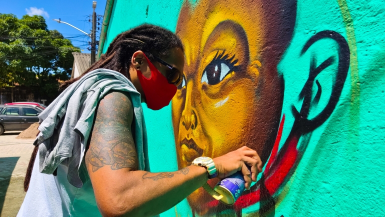 Objetivo é fomentar a realização de painéis de arte urbana na cidade e promover oficinas educativas-culturais; novidades incluem o aumento no valor pago aos artistas. (Daniel Tavares e Marcos Pastich/PCR) Objetivo é fomentar a realização de painéis de arte urbana na cidade e promover oficinas educativas-culturais; novidades incluem o aumento no valor pago aos artistas. (Daniel Tavares e Marcos Pastich/PCR)