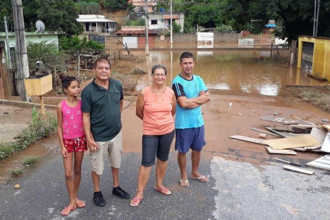  (Foto: Gustavo Werneck/EM/D.A Press. Brasil. Santa Luzia - MG. CHUVA. DESALOJADOS EM SANTA LUZIA.)