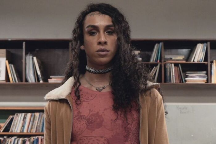 Linn da Quebrada sofre transfobia e é chamada de 'troço' em podcast