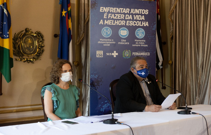 Uso de máscara em ambientes fechados e abertos e apresentação do comprovante de vacinação continuam obrigatórios (Foto: Miva Filho/SES)