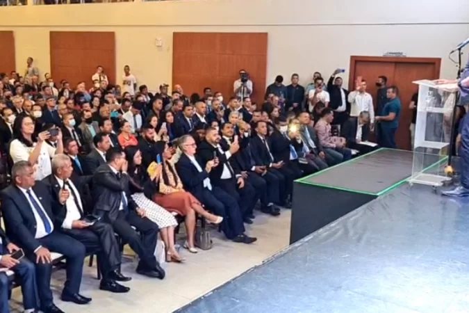 Bolsonaro ainda caracterizou a notícia como triste e inadmissível (Foto: Reprodução / Facebook)