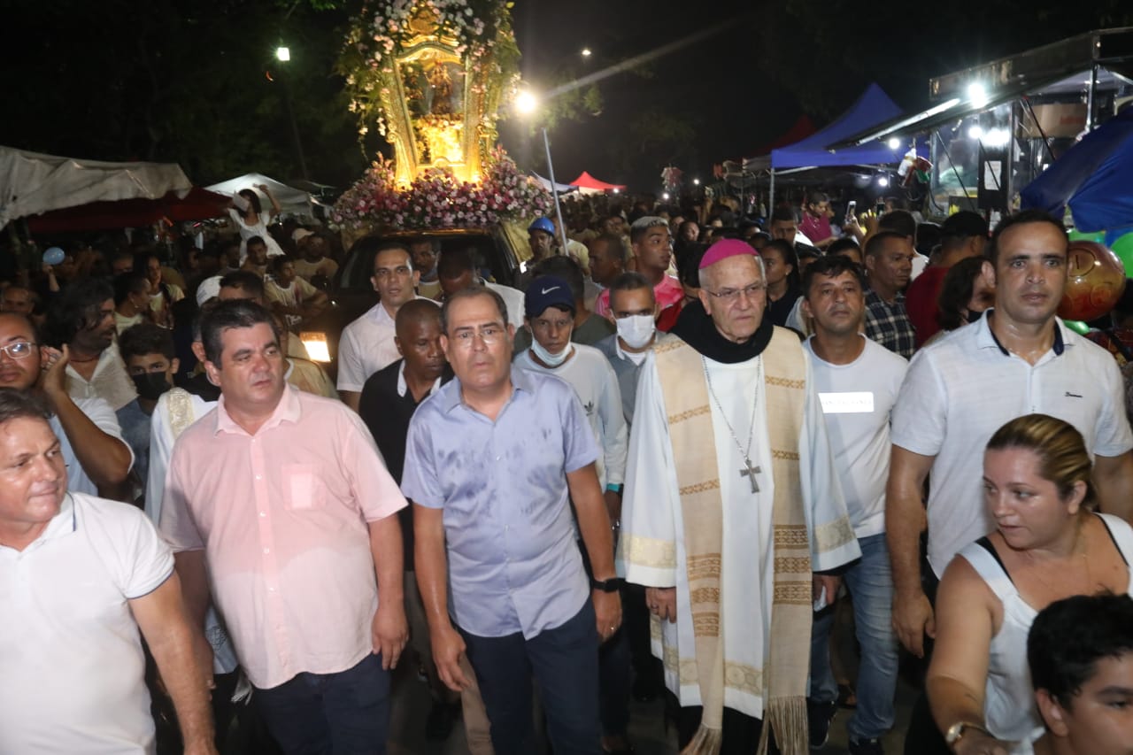 Arcebispo de Olinda e Recife, Dom Fernando Saburido, celebrou a cerimônia, que, neste ano, recebeu fiéis pela primeira vez desde o início da pandemia (Foto: Chico Bezerra/PMJG)
