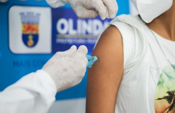 A vacina está disponível em dez pontos fixos distribuídos na cidade e não precisa de agendamento
 (Divulgação)