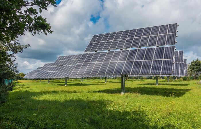 Os alunos e alunas vão aprender a instalar placas de energia limpa e renovável (Reprodução/Pixabay) Os alunos e alunas vão aprender a instalar placas de energia limpa e renovável (Reprodução/Pixabay)