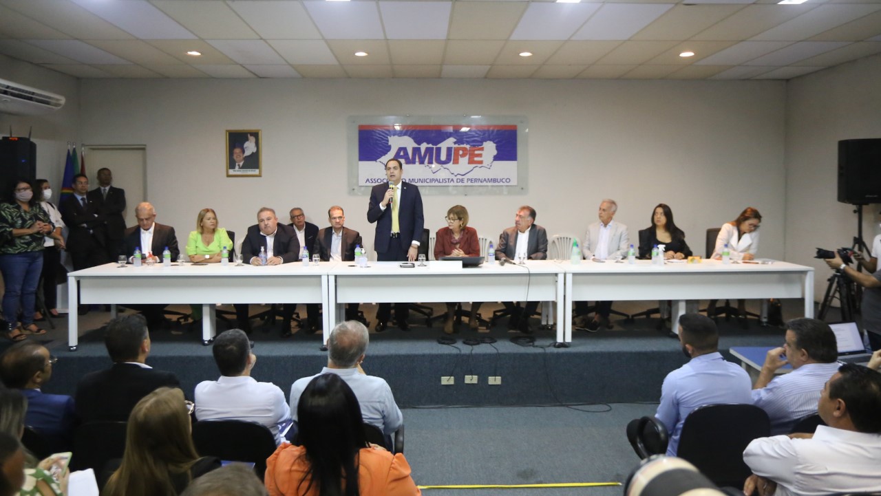 Anúncio ocorreu durante uma reunião na Amupe, em Jardim São Paulo (Foto: Aluísio Moreira/SEI) Anúncio ocorreu durante uma reunião na Amupe, em Jardim São Paulo (Foto: Aluísio Moreira/SEI)