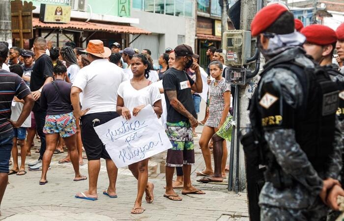 Na época, moradores realizaram protestos em Porto de Galinhas após a morte da garota (Rafael Vieira/DP Foto)