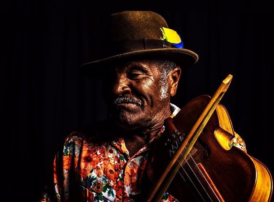 A caminho do Recife, Paixo trouxe consigo a riqueza do forr, coco de roda, maracatu e ciranda. (Jose de Holanda/Reproduo)