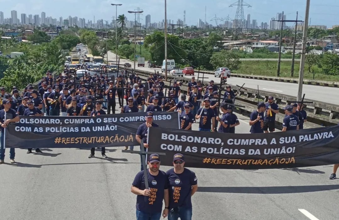 PRFs pedem valorização da carreira, e denunciam perdas ao longo dos últimos três anos, destacando a reforma da previdência. (Reprodução) PRFs pedem valorização da carreira, e denunciam perdas ao longo dos últimos três anos, destacando a reforma da previdência. (Reprodução)