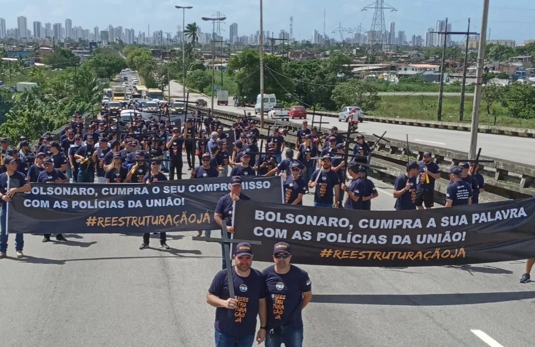 PRFs pedem valorizao da carreira, e denunciam perdas ao longo dos ltimos trs anos, destacando a reforma da previdncia. (Reproduo)